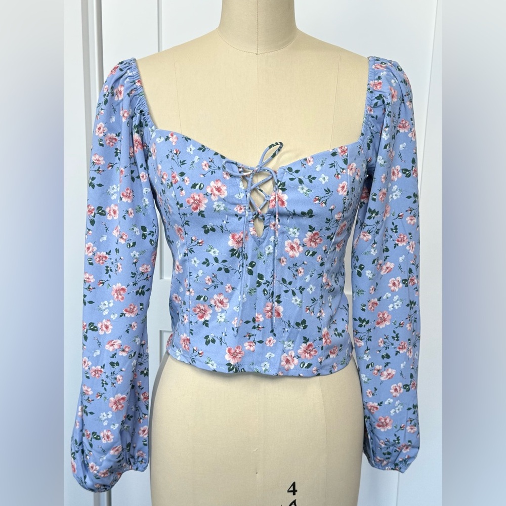 NWT Puff Sleeve Lace-Up Sweetheart Blouse